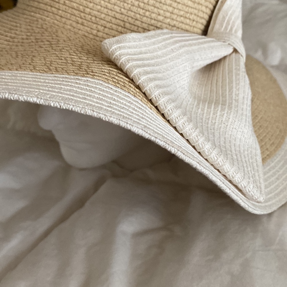 Elegant Tan and White Sun Hat - Picture 3 of 3